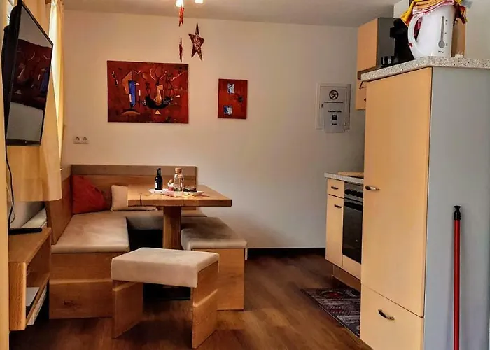 Gundi Pettneu am Arlberg