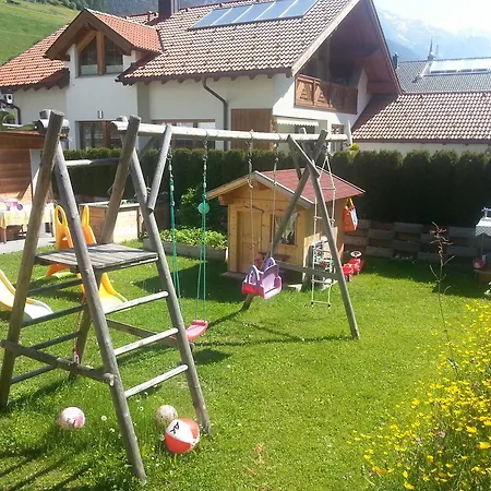 Gundi Pettneu am Arlberg