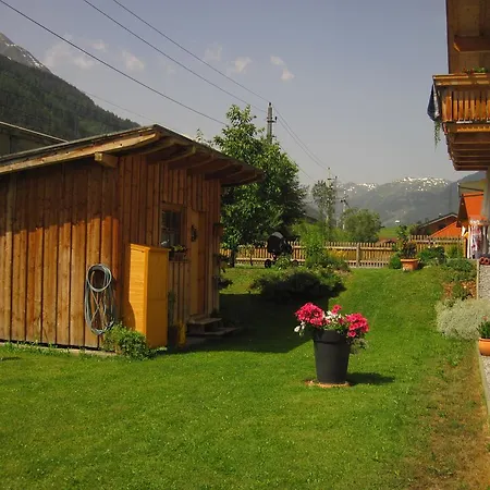 Gundi Pettneu am Arlberg