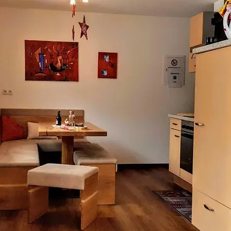 Gundi Pettneu am Arlberg