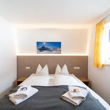 Gundi * Pettneu am Arlberg