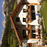Gundi Pettneu am Arlberg